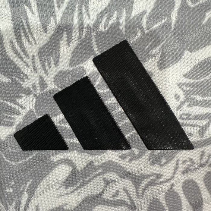 25-26 Real Madrid White Green Special Edition Player Version Soccer Jersey