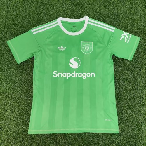 25-26 Manchester United Green Goalkeeper Fans Soccer Jersey