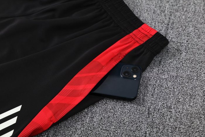 25-26 Manchester United High Quality Training Short Suit