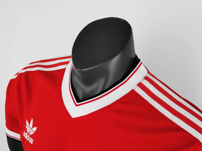 1984 Manchester United Home Retro Soccer Jersey