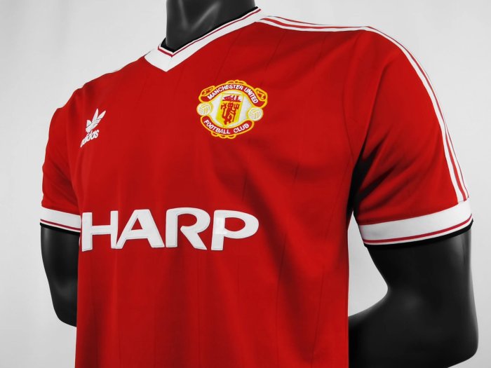 1984 Manchester United Home Retro Soccer Jersey