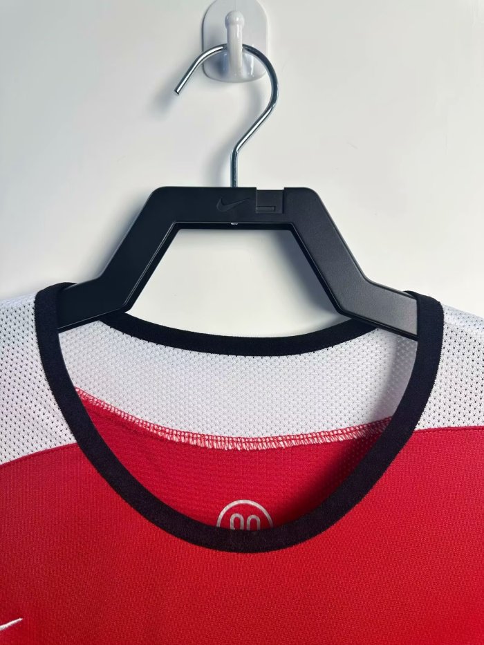 2004-2006 Manchester United Home Long Sleeve Retro Soccer Jersey