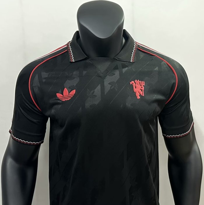 24-25 Manchester United Black Retro Edition Polo Short Sleeve