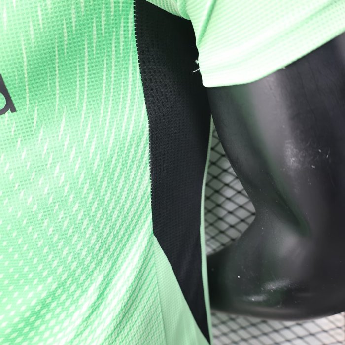 25-26 Liverpool Green Goalkeeper Player Version Soccer Jersey