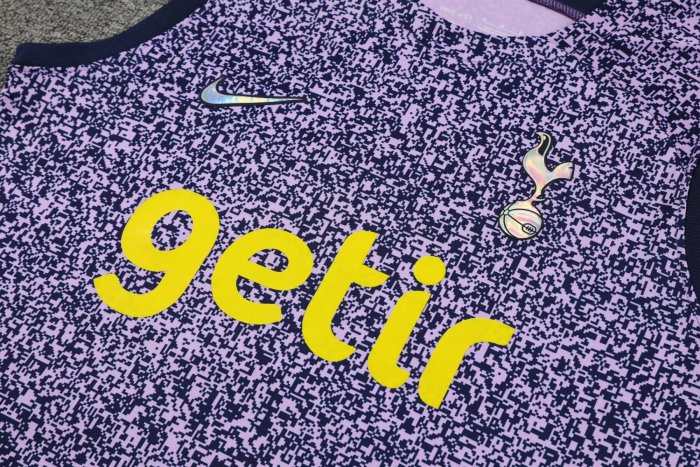 23-24 Tottenham Hotspur High Quality Training Short Suit