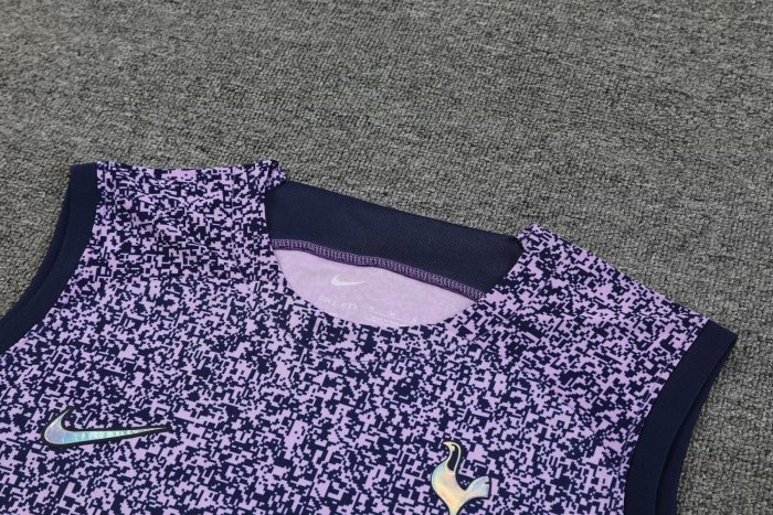 23-24 Tottenham Hotspur High Quality Training Short Suit