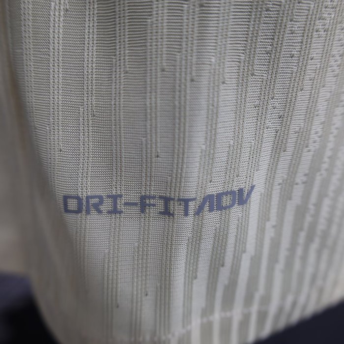 25-26 Barcelona Away Long Sleeve Player Version Soccer Jersey (长袖球员)