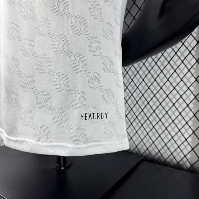 25-26 Real Madrid White Special Edition Player Version Soccer Jersey 1:1 Thai Quality