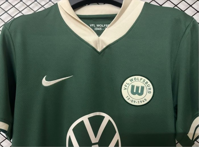 25-26 Wolfsburg 80th Anniversary Edition Fans Soccer Jersey 1:1 Thai Quality