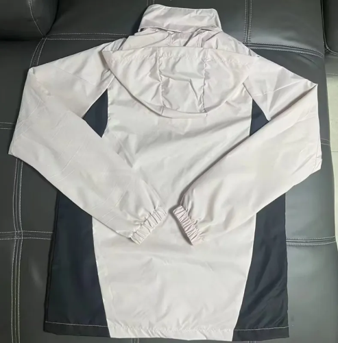 25-26 Sevilla Light gray Windbreaker