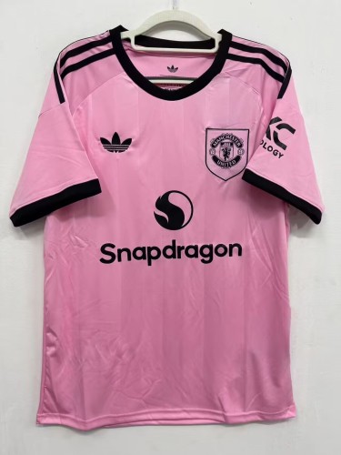 25-26 Manchester United Pink Goalkeeper Fans Soccer Jersey