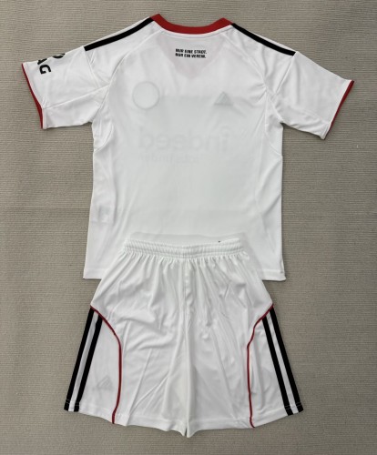 25-26 Frankfurt Away Adult Suit
