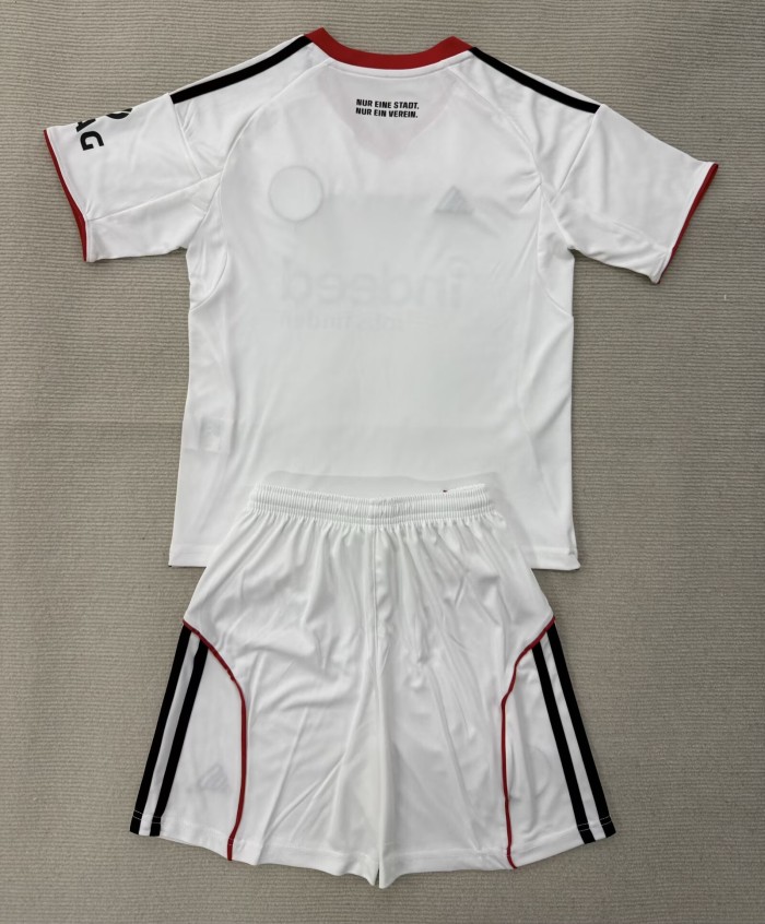 25-26 Frankfurt Away Adult Suit