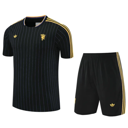25-26 Manchester United High Quality Training Short Suit