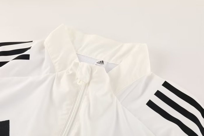 25-26 Manchester United White Windbreaker