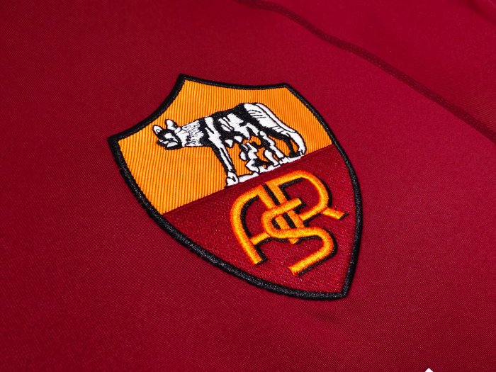 2001-2002 Roma Home Retro Soccer Jersey