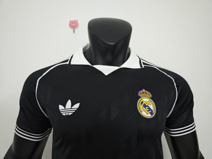 26-27Real Madrid Black Player Version Training shirts