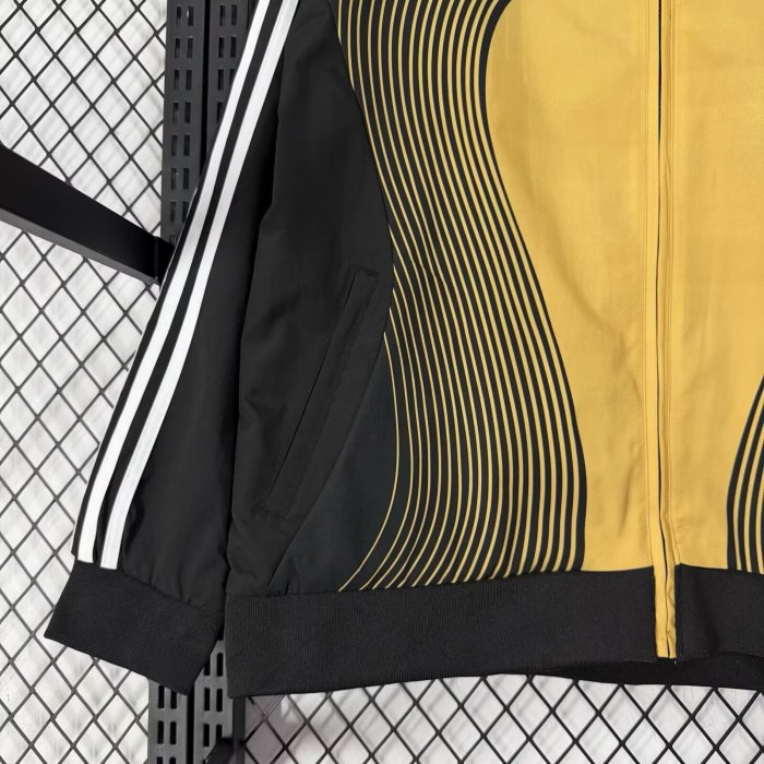 2006Real Madrid Retro Windbreaker