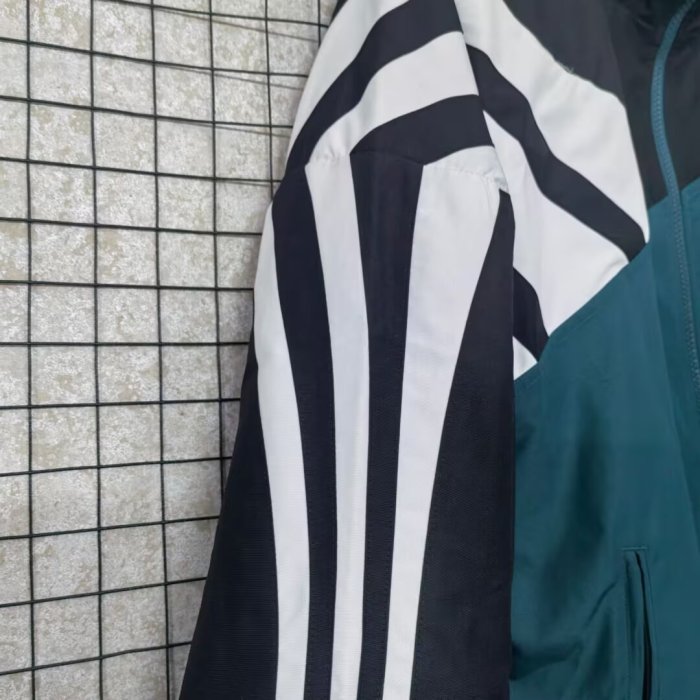 2026 Liverpool New Pattern Windbreaker