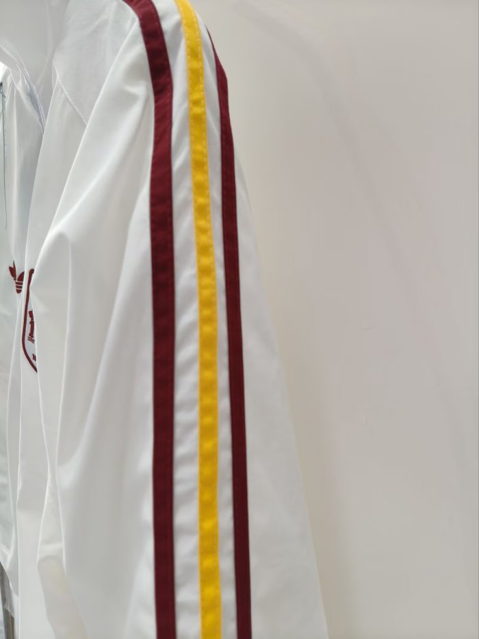 26-27 Spain White Embroidered Windbreaker Set（套装）