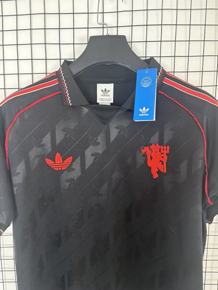 26-27 Man Utd Black Special Edition Training shirts