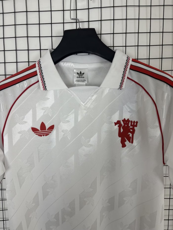 26-27 Manchester United White Special Edition Training shirts