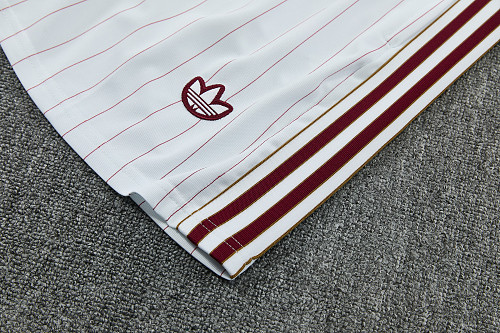 26-27  Arsenal High Quality Tank Top And Shorts Suit