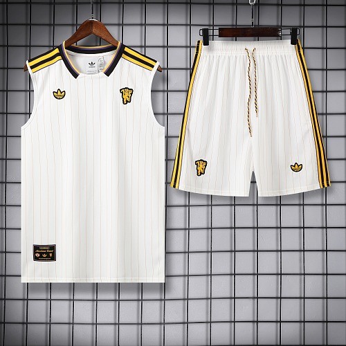 26-27 Manchester United High Quality Tank Top And Shorts Suit