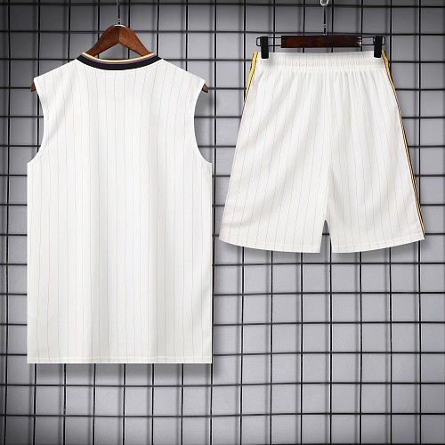 26-27 Manchester United High Quality Tank Top And Shorts Suit