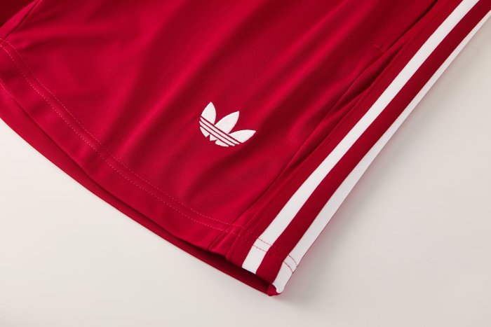 26-27 Manchester United High Quality Training Short Suit