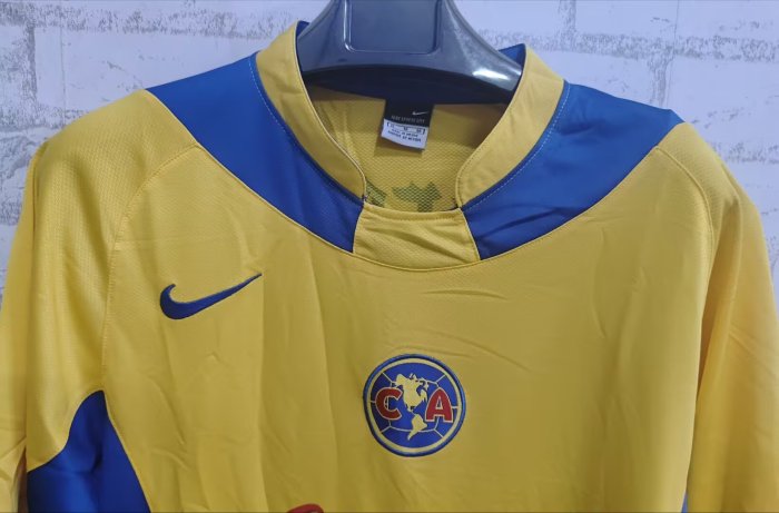 2004-2005 Club America Home Retro Soccer Jersey