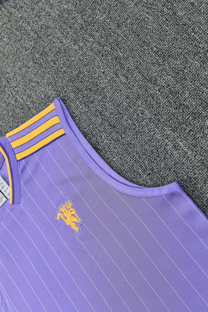 26-27 Man Utd High Quality Tank Top And Shorts Suit