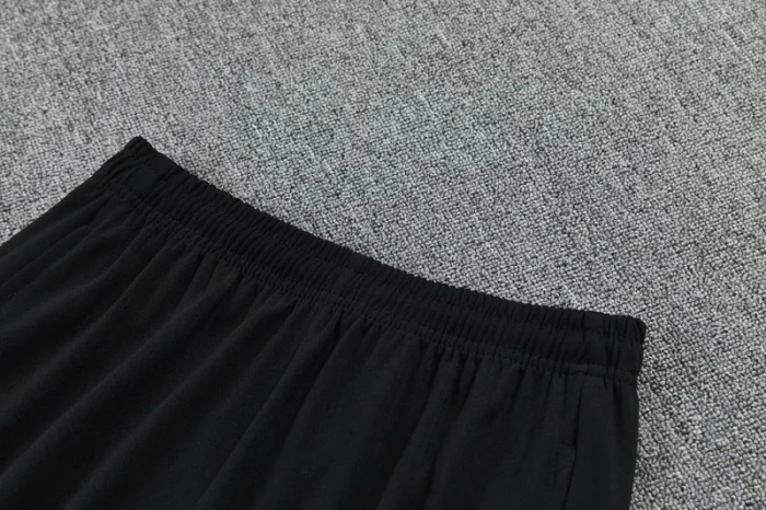 26-27  INT Short shirts and Long trousers Suit (圆领)