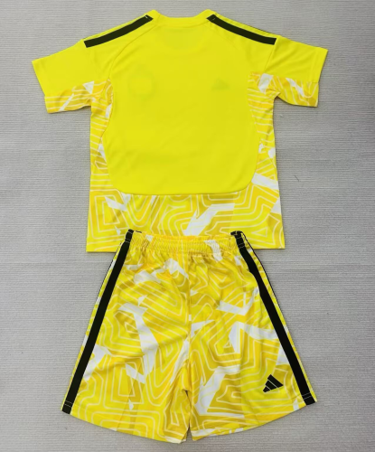 26-27 Celtic Yellow Goalkeeper Adult Suit