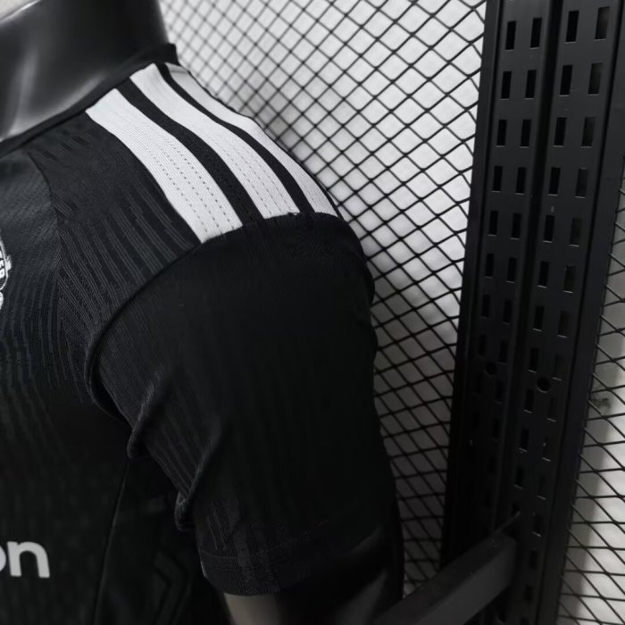 26-27 Man Utd Black Goalkeeper Player Version Soccer Jersey