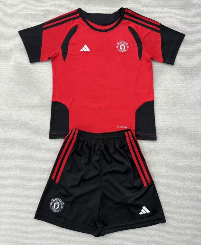 26-27 Man Utd Red Training Adult Suit