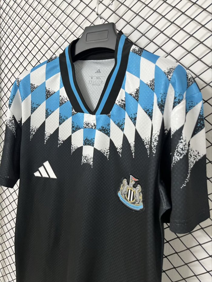 26-27 Newcastle Retro Version Fans Soccer Jersey