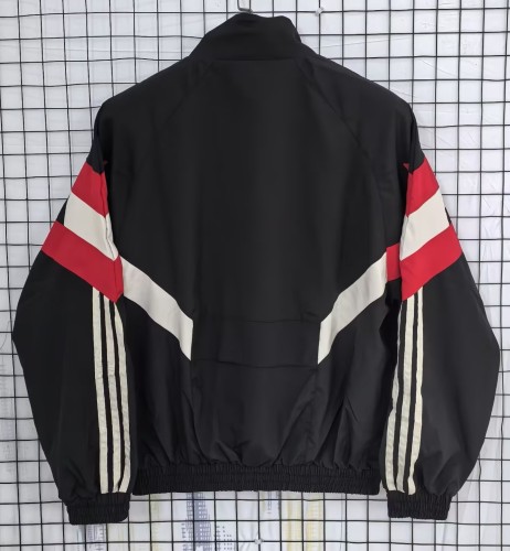 24-25 Man Utd Retro Windbreaker