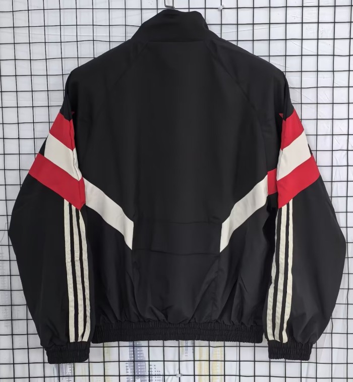 24-25 Man Utd Retro Windbreaker