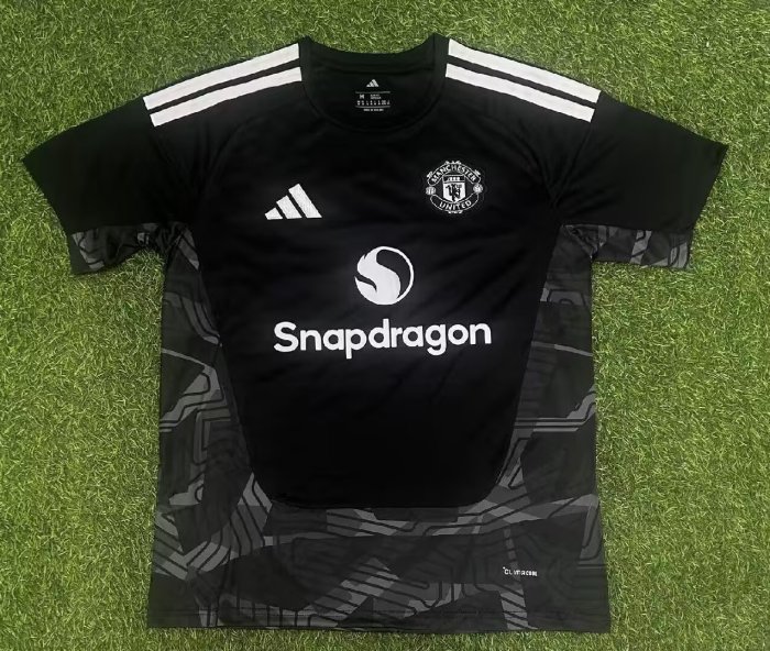 26-27 Manchester United Black Goalkeeper Fans Soccer Jersey