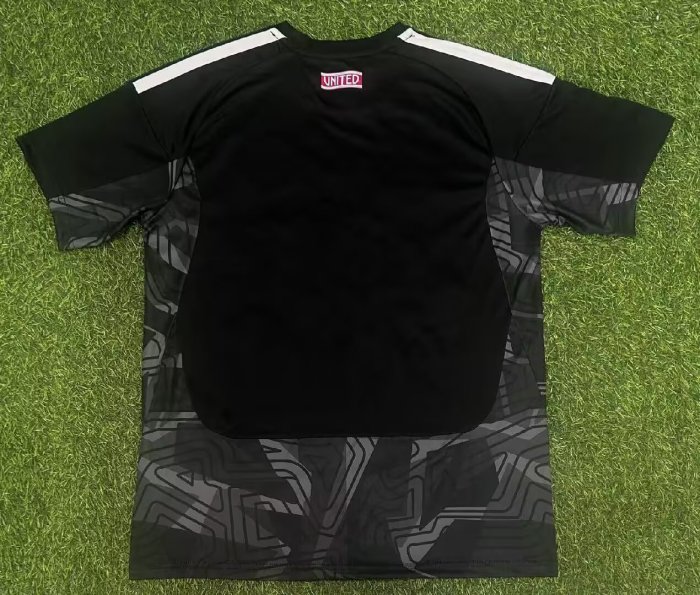 26-27 Manchester United Black Goalkeeper Fans Soccer Jersey