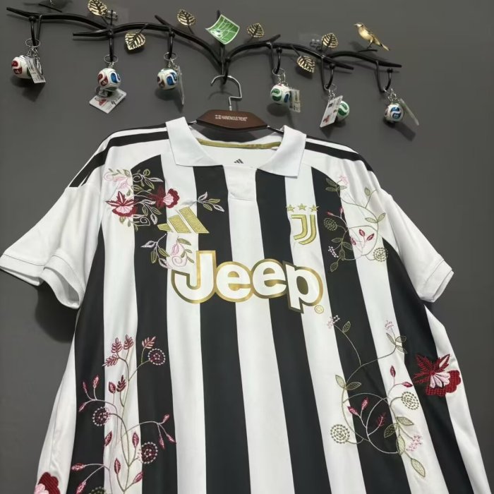 26-27 Juventus Home Embroidered Version Fans Soccer Jersey