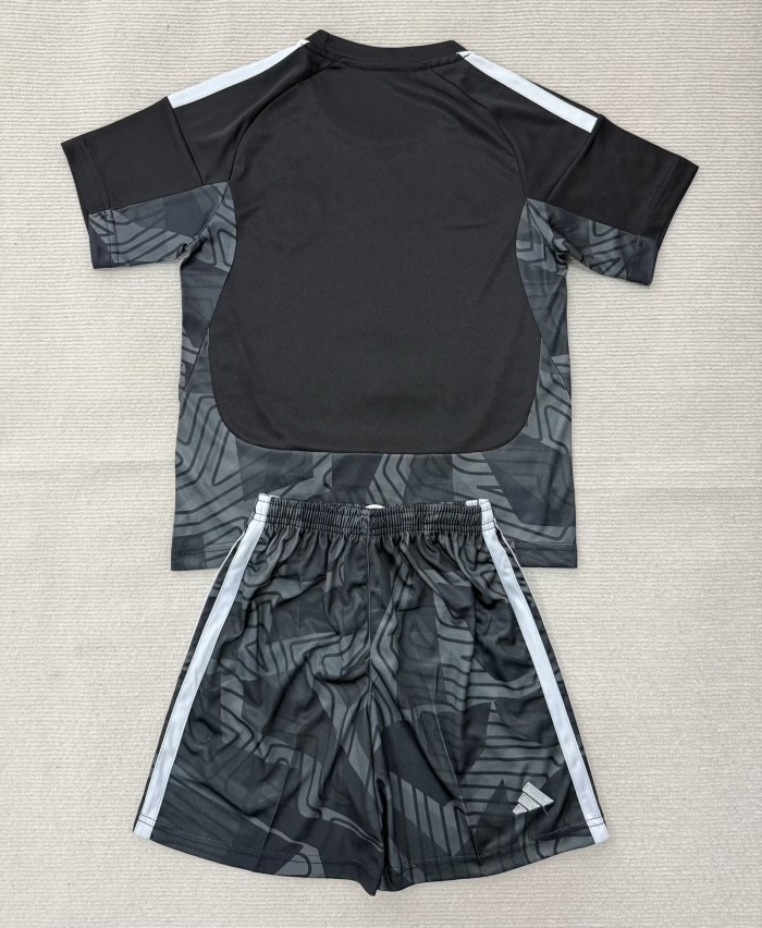 26-27 Celtic Black Goalkeeper Adult Suit