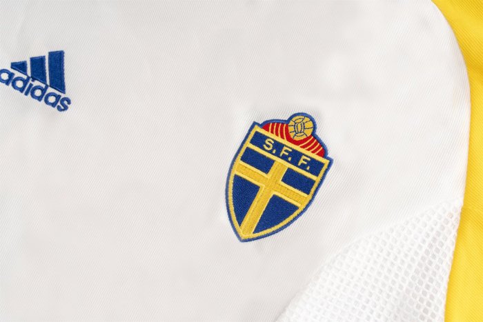 2002 Sweden Away Retro Soccer Jersey