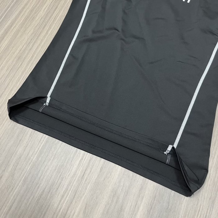 2026 ON Black Tight Tank Top