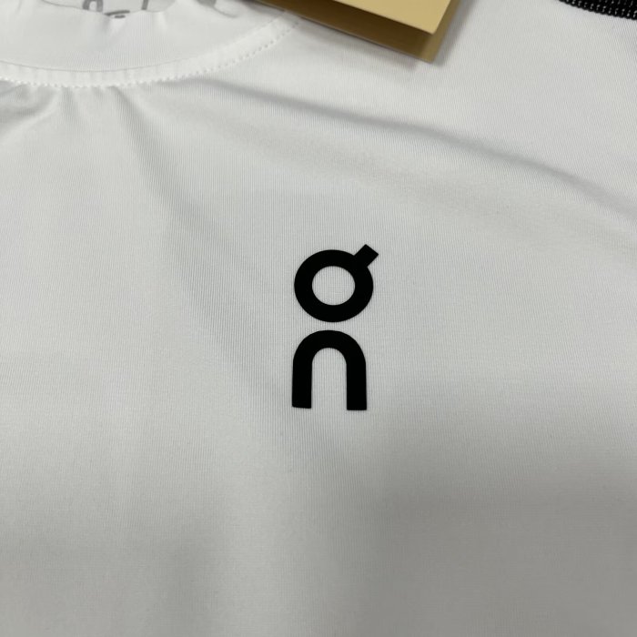 2026 ON White Tight Tank Top