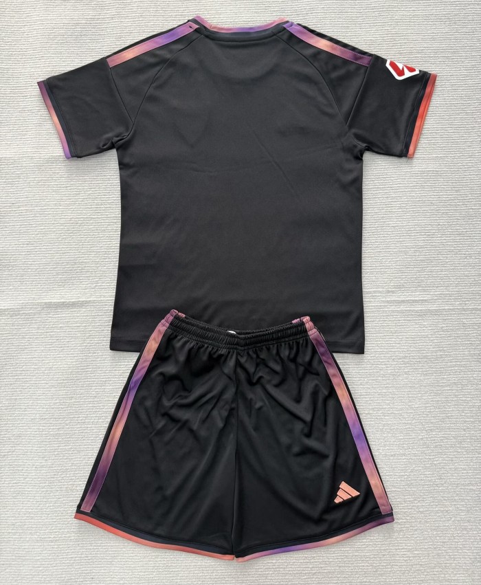 26-27 Sevilla Third Adult Suit