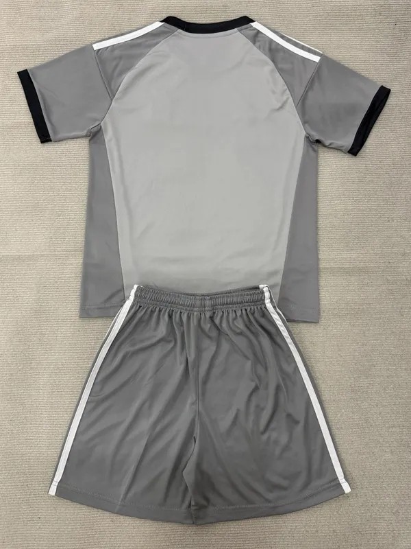 26-27 Nottingham Grey GoalKeeper Adult Suit