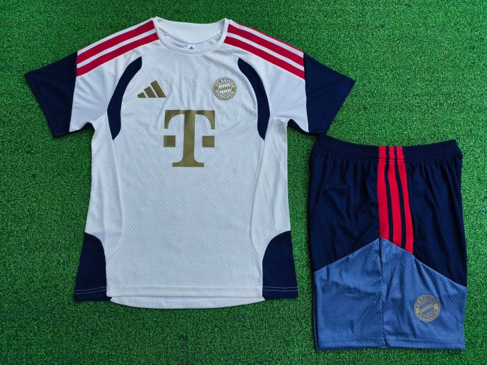 26-27 Bayern High Quality Player Version Training Short Suit (球员套装)