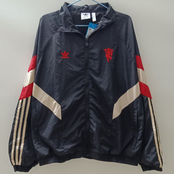 24-25 Man Utd Black Windbreaker